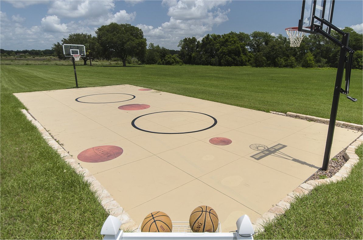 Disney area Orlando home for rent with basketball court