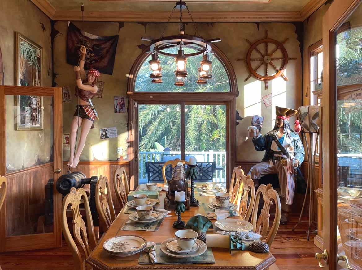 orlando area pirate themed escape room at airbnb