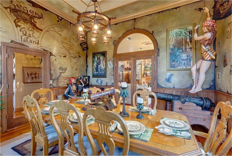 orlando area pirate themed escape room at airbnb